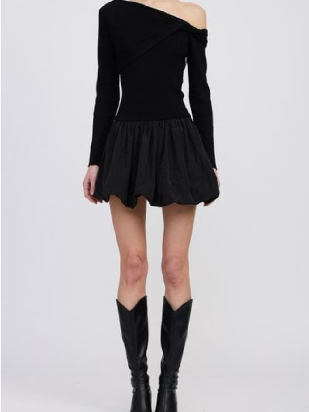 En Saison Romilla One-Shoulder Mixed Media
Minidress Black Size Medium EUC